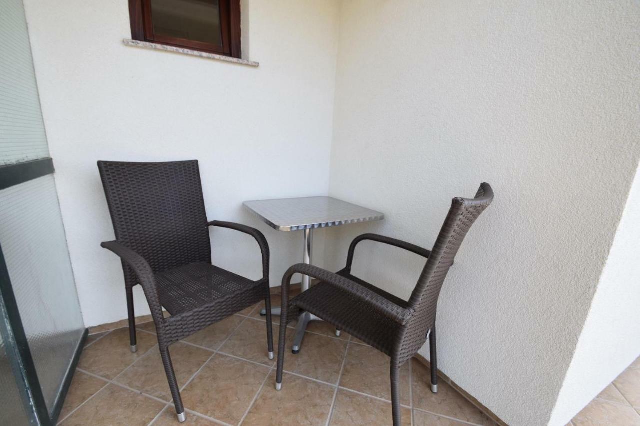 Apartments Nina Starigrad Paklenica Exterior foto